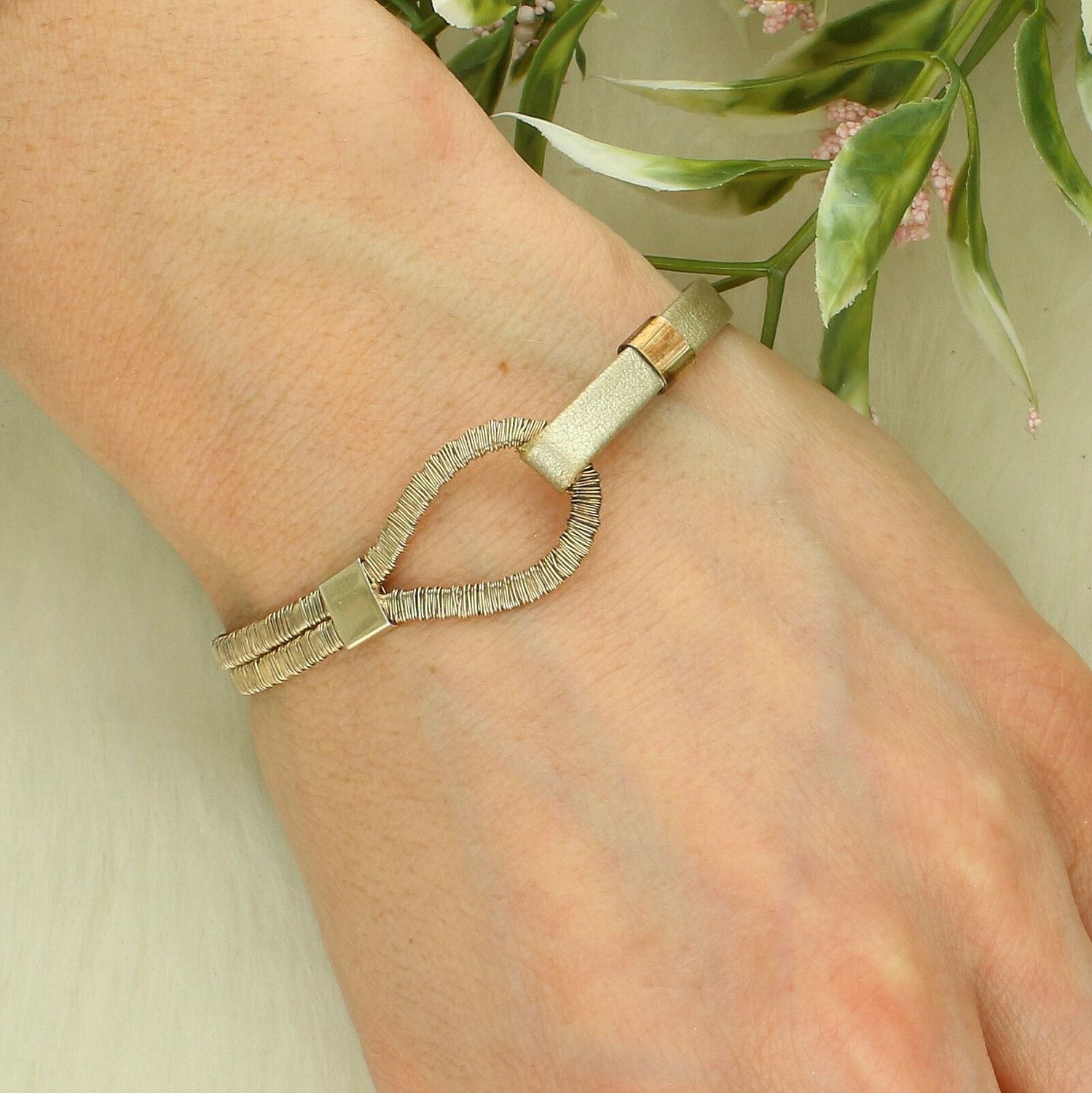 Bransoletka pozłacana damska Fope skóra srebro ✓Fope bransoletki ✓ Srebrne bransoletki w sklepie zegarki-diament.pl✓ Autoryzowany sklep✓ Kurier Gratis 24h✓ Gwarancja najniższej ceny✓ Grawer 0zł✓Zwrot 30 dni✓Negoc.jpg